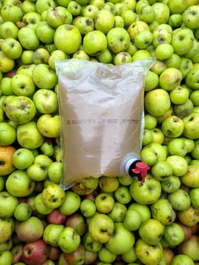 walerr - Sok Jabłkowy z podobnych jablek