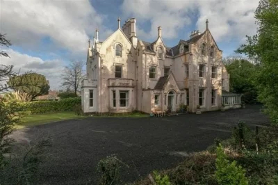 E.....t - Co myslicie? £600,000 https://www.belfastlive.co.uk/news/property/gallery/n...