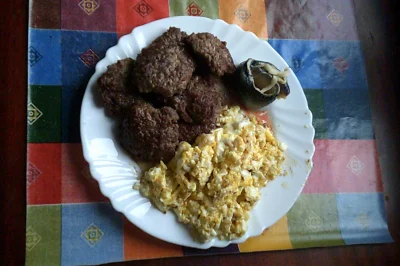 anonymous_derp - Dzisiejszy obiad: Smażone kotlety wołowe, jajecznica z 4 jaj z masłe...