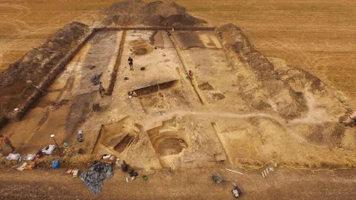 Zwiadowca_Historii - Świętokrzyskie. Odkryto jedno z największych cmentarzysk megalit...