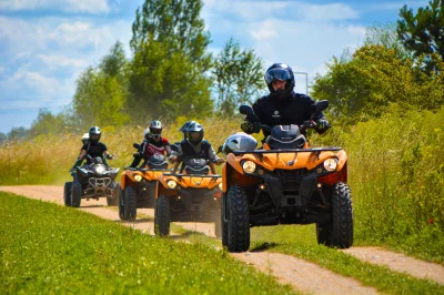 viacamp - Obóz Quadowy „Fani Czterech Kółek” to oferta przeznaczona dla fanów motoryz...