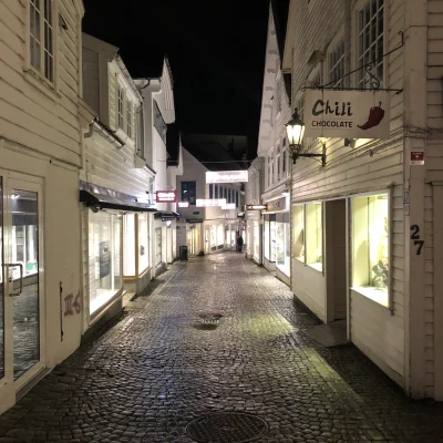 sull1v4n - #norwegia #podroze 

Wieczór na Gamle Stavanger, czyli starówce naftowej...