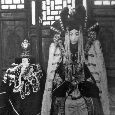 Szopin - Ostatnia mongolska królowa
#azjatki #historiajednejfotografii #mongolia