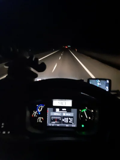 Vecta - #zycietruckera #nightdrive Rozmyte bo trzesie na dziurach (╭☞σ ͜ʖσ)╭☞ Kierune...