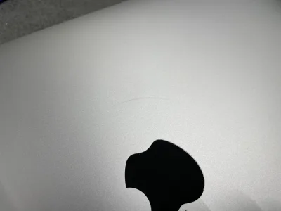 MGfilms - Spotkaliście się z czymś takim, ze nowy zafoliowany MacBook był ubrudzony a...