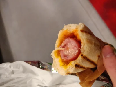 KondominiumKatoSocjalistyczne - Zajebiste są te hotdogi z żabki. Szczerze to mało jes...