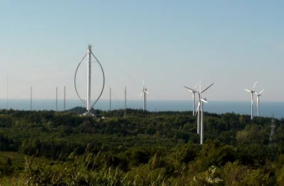 M.....r - Jak wyglądają elektrownie wiatrowe o pionowej osi obrotu? Przykład elektrow...