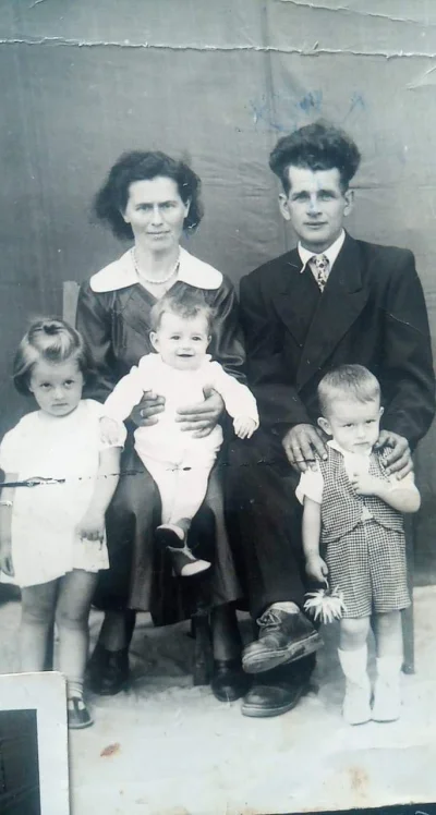 teflonzpatelnimismakuje - Moj dziatku i tatku, bapku i ciotki 1960.
Dziadek badass t...