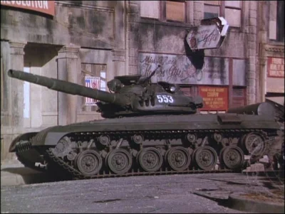 orkako - Amerykański ciągnik artyleryjski M8A1 udający sowieckiego T-72