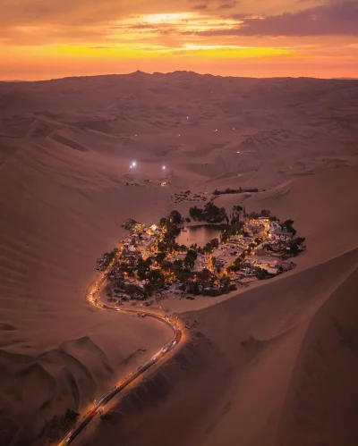 ntdc - Huacachina, Peru. 

Spektakularna oaza na pustyni, którą utworzyły podziemne...