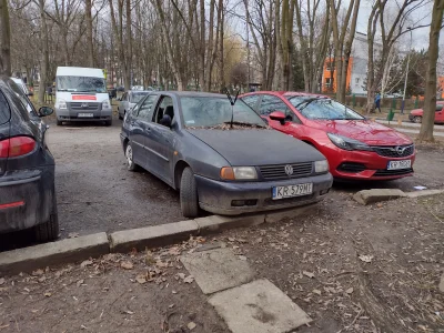 DerMirker - Złoma zgłosić muszę, bo się uduszę

Okolice słynnego klubu Kuźnia, na Zło...