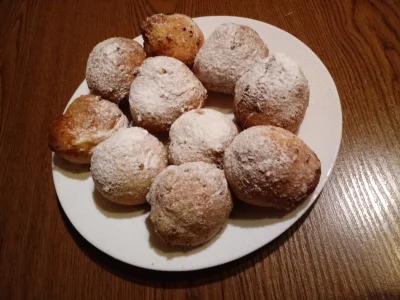 HrabiaTruposz - Zrobiłem serowe pączki. Z zewnątrz są przyjemnie chrupiące, w środku ...