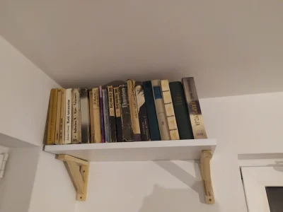Polasz - Moja pierwsza powieszona półka na książki w życiu 
#chwalesie