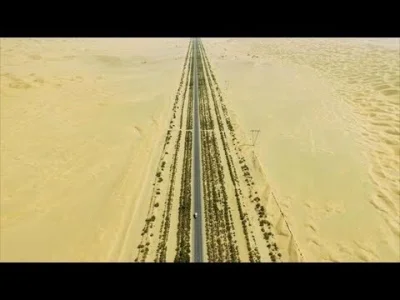 nobrainer - Co za budowa

460km autostrady przez srodek pustyni. Wzdłuż drogi na ca...
