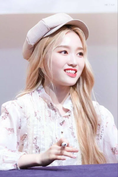 XKHYCCB2dX - #gowon #loona 
#koreanka