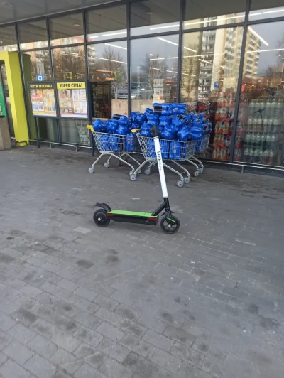 irastaman - Promocja na Pepsi xD Janusz wsyzstko wykupił xD
#biedronka #pepsi #koszal...