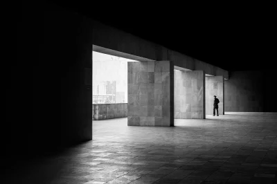 Hoverion - fot. Moises Rodriguez
Concrete Gates
☞ #fotominimalizm 
#fotografia #zd...