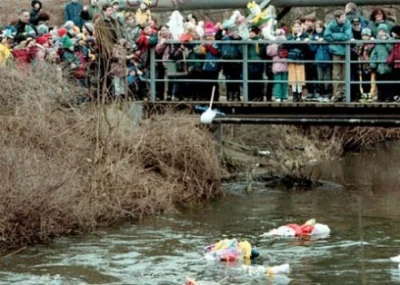 Kliko - Mam taką rozkminę: czy dzieci w tych czasach jeszcze topią marzannę (pomijam,...