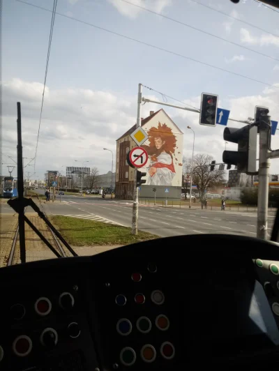 Damasweger - Fajny mural. Znak mi zasłonił napis: "Demokratyczna opozycja Białorusi"
...