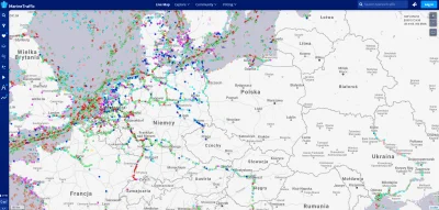 Helix - Całkiem fajna stronka pokazująca położenie statków. Warto zauważyć jak bardzo...