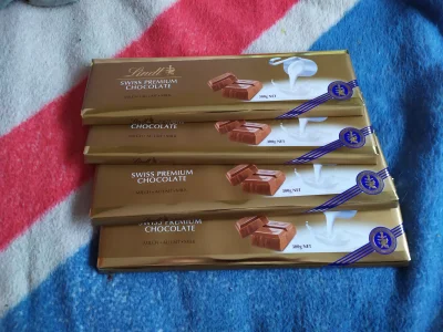 krykoz - #biedronka #lindt #czekolada

Ostatnio kusiło mnie, ale 25 zł to jednak za d...