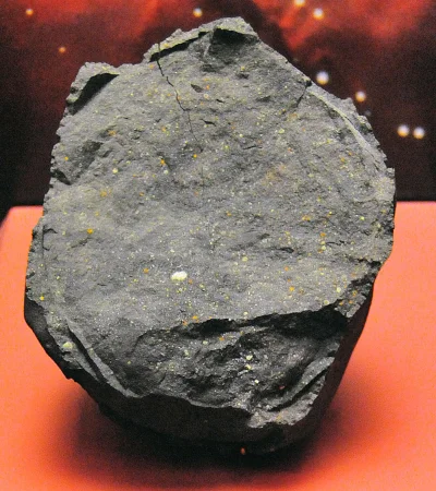 976497 - Meteoryt, w którym znaleziono aminokwasy:
https://pl.wikipedia.org/wiki/Mur...