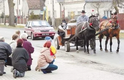 yolantarutowicz - Dumni husarze nie klekają przed czarnymi.

A nie czekaj.