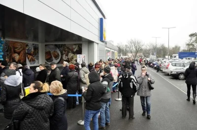 M.....k - @BrzydkiBurak: świetnie. zobaczcie co się teraz dzieje. przed chwilą zrobił...