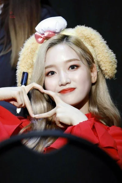 XKHYCCB2dX - #gowon #loona
#koreanka