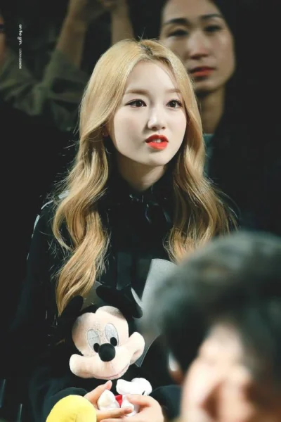 XKHYCCB2dX - #gowon #loona
#koreanka