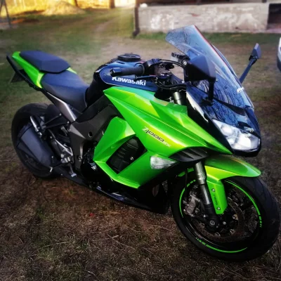 C.....s - Zielony motocykl dla zielonki ¯\\(ツ)\/¯
#motocykle #motomirko