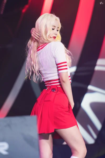 XKHYCCB2dX - #jinsoul #loona 
#koreanka