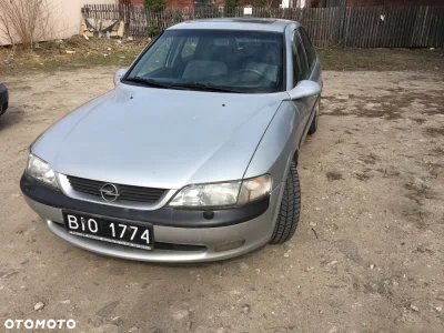 Pangia - vectra b na #czarneblachy w automacie i z 2.5 v6 pod maską, ktoś reflektuje?...