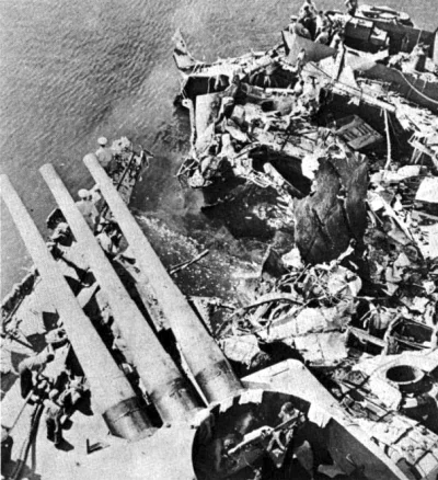 FrankJUnderwood - Rufa ciężkiego krążownika USS Portland (numer boczny CA-33) po traf...