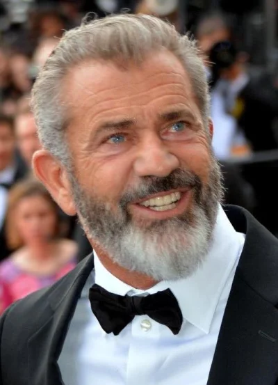 kamdz - Dobrze że go nie napadają za to że wygląda jak Mel Gibson