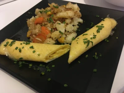 thunder_joe - ryż warzywa omlet #jedzenie #gotujzwykopem #biedajedzenie #dieta