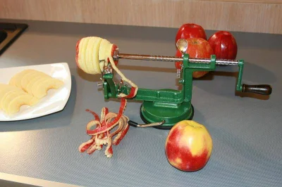 m.....1 - Polski pomysł na obieraczkę do jabłek