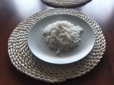 Fiszi - Dziś zjadłem jedną miskę ryżu tak jak pan Premier Morawiecki nakazał.( ͡° ͜ʖ ...