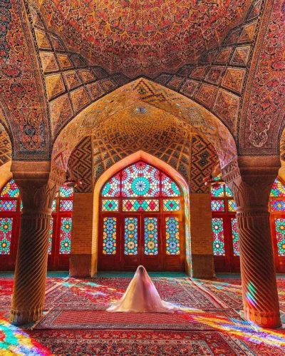 Yourisu - Różowy Meczet (Nasir al-Mulk Mosque), Sziraz, Iran

#architektura #estetycz...