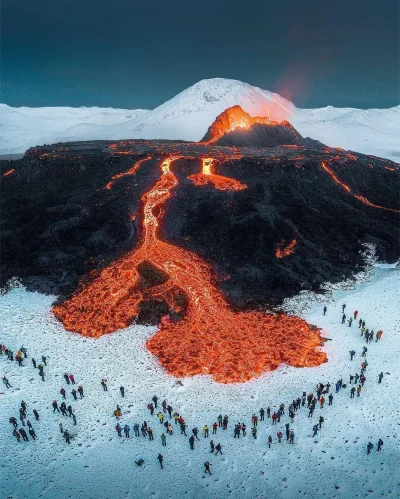 wariat_zwariowany - Takie tam spod krateru. Podobno norma na Islandii. 
#estetyczneo...