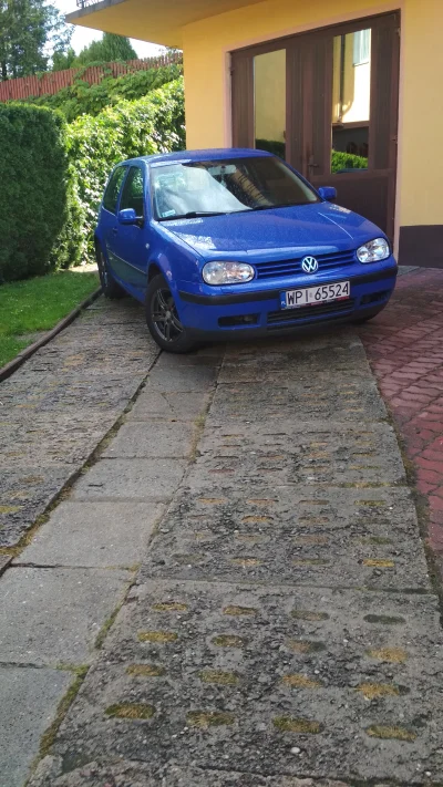 luki_98 - Golf IV 1.6. Przeżył dużo, wiele startów z trójki, dolewek oleju, wiele raz...