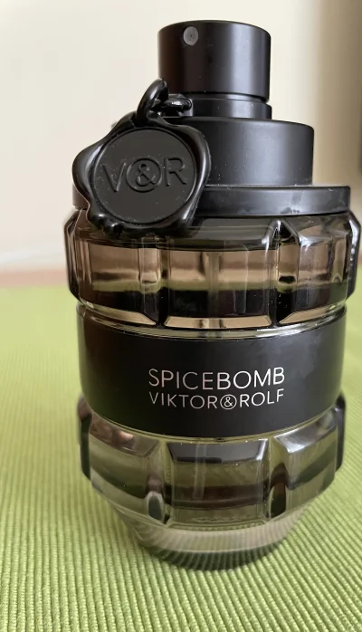 szymanh - Na sprzedaż Viktor and Rolf Spicebomb 90ml, psiknięte kilkanaście razy. Otw...