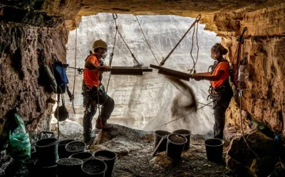 sropo - Izraelscy naukowcy poinformowali o natrafieniu w jaskiniach na Pustyni Judzki...