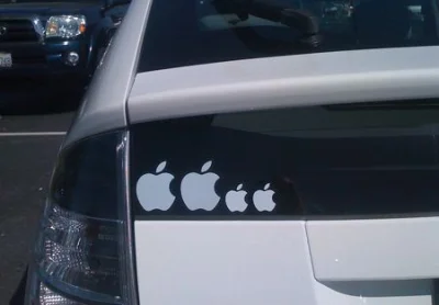 obieq - Jak już o Apple. Jaki sens ma przyklejanie jabłuszka na tył samochodu. Widzie...