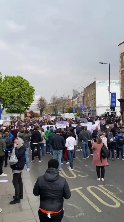 N.....s - Protesty przeciwko Superlidze pod Stamford Bridge.

https://twitter.com/P...