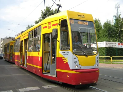 nieocenzurowany88 - W Łodzi przy pętlach tramwajowych znajdują się mini bary dla dla ...