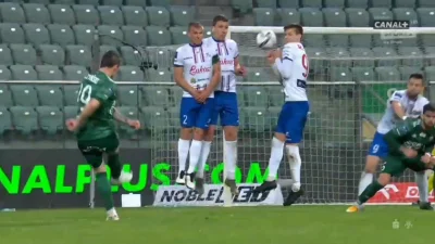 kicjow - @WHlTE: @wojcir: @krL1312: nie no gol ładny, ale ten mur xD gość z nr 95 sab...