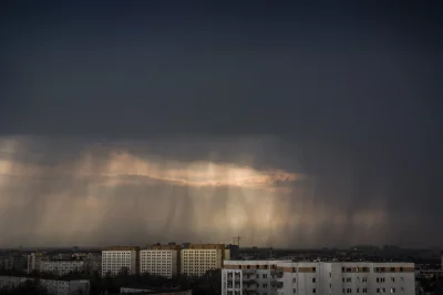 Morthgar - Wczorajsze smugi opadowe podczas burzy nad zachodnią i południową częścią ...