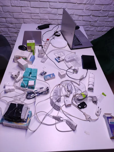 kodijak - Około 70 urządzeń już dodanych, zostało to co na stole plus to co idzie a p...