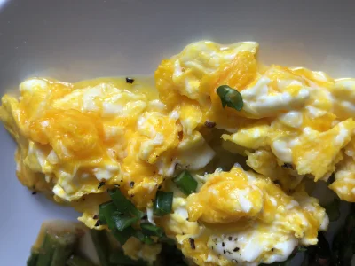 fancywire - tak powinna wyglądać jajecznica z wiejskich jaj 
#sniadanie